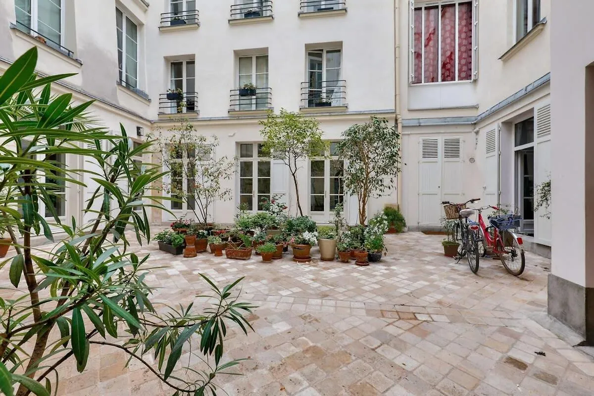 Studio Design Au Coeur Du Marais Paryż Francja