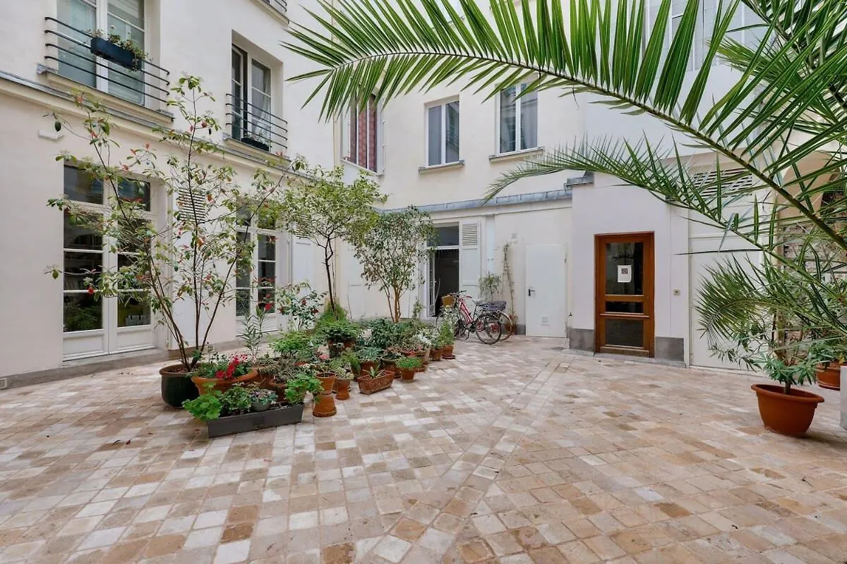Studio Design Au Coeur Du Marais Paris